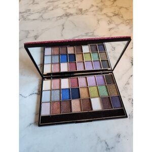 Hard Candy Eyeshadow Palette - 24 Shades With Mirror